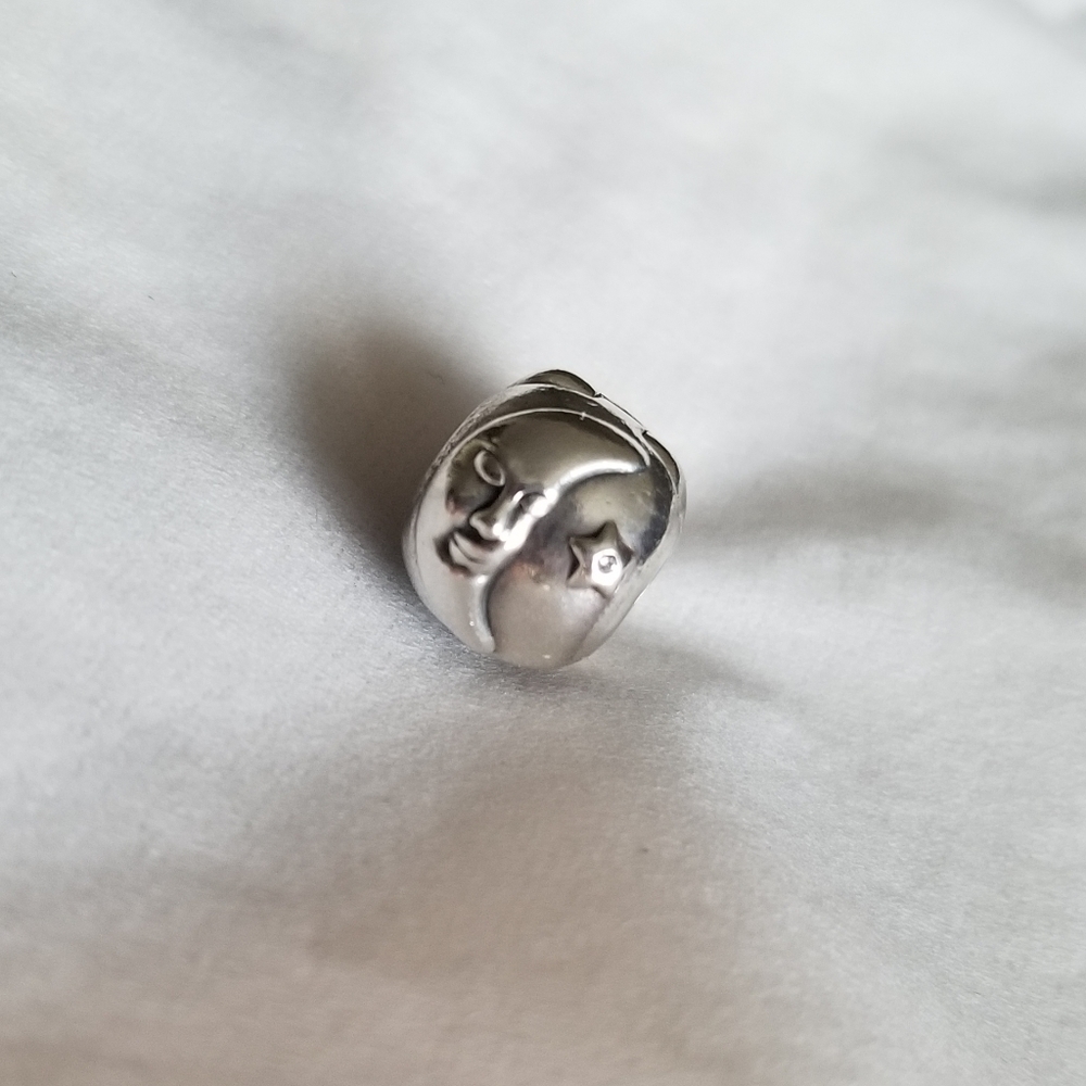 Pandora silver sun and moon day and night clip